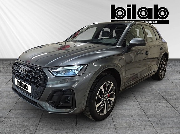 Audi Q5 2 of 9