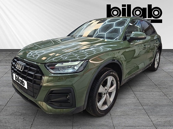 Audi Q5 2 of 9