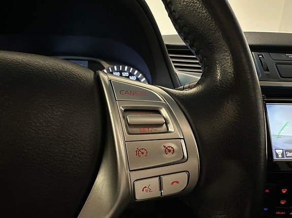 Nissan Navara 21 of 26