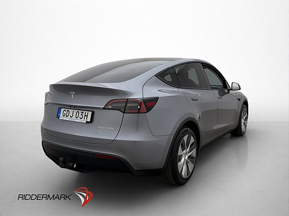 Tesla Model Y 9 of 30