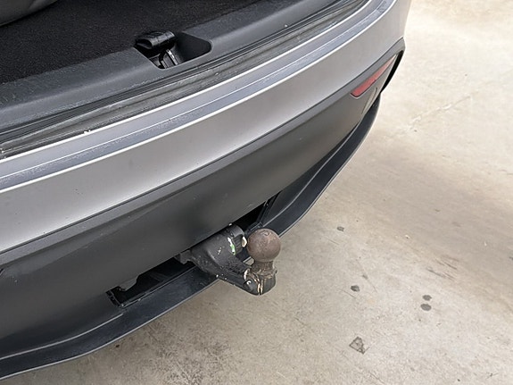 Tesla Model Y 12 of 30