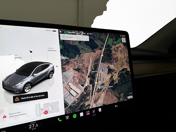 Tesla Model Y 26 of 30