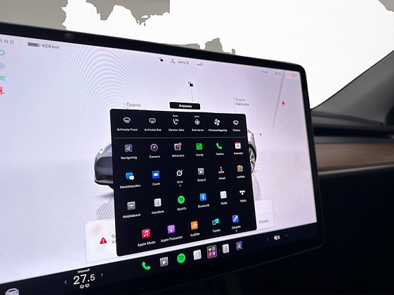 Tesla Model Y 25 of 30
