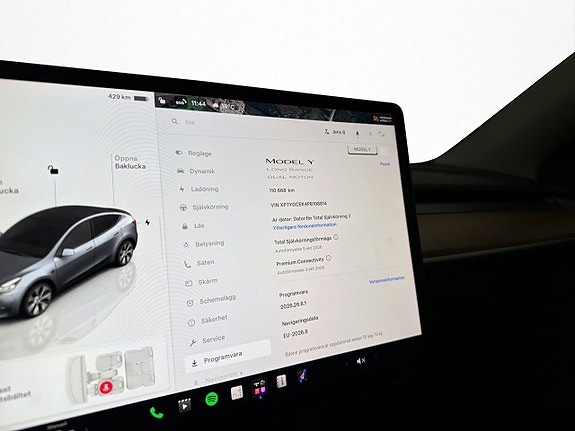 Tesla Model Y 21 of 30