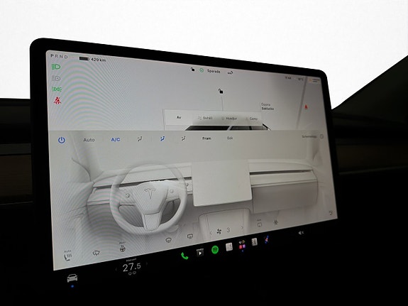 Tesla Model Y 22 of 30