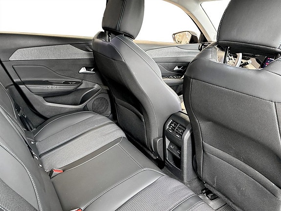 Peugeot 308 SW 12 of 15