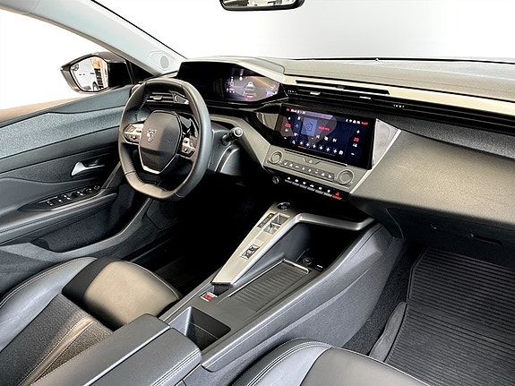 Peugeot 308 SW 11 of 15