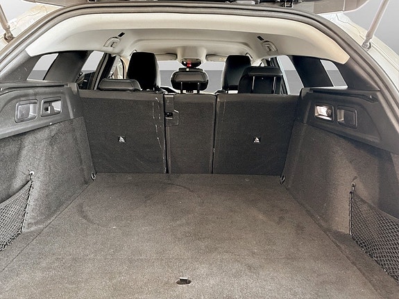 Peugeot 308 SW 15 of 15