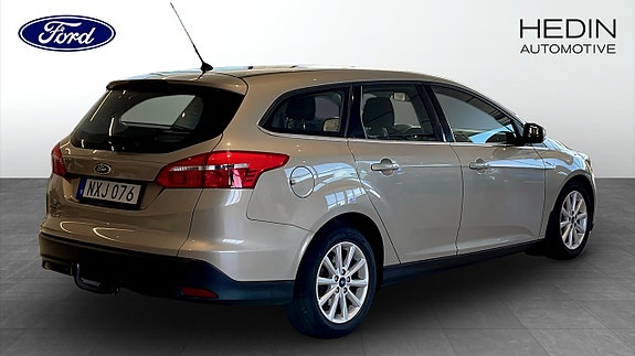 Ford Focus 2 of 9