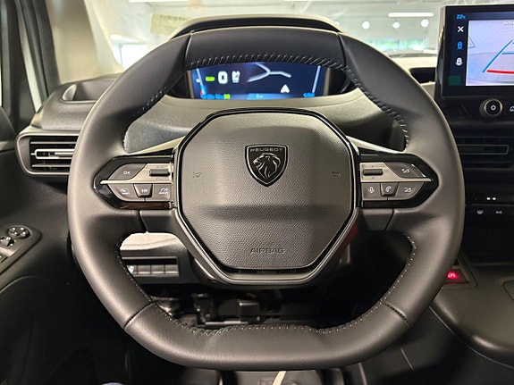 Peugeot e-Partner 8 of 15