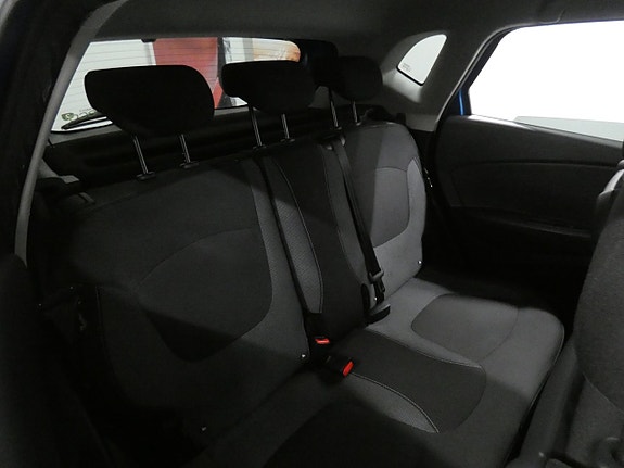 Renault Captur 15 of 16