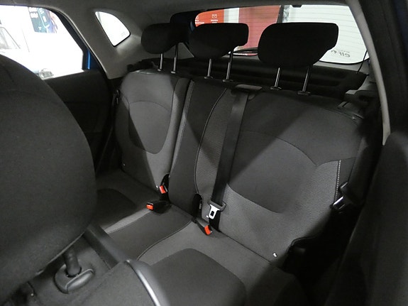 Renault Captur 14 of 16