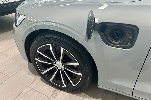 Volvo V60 19 of 30
