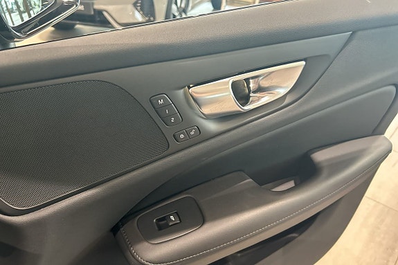 Volvo V60 13 of 30