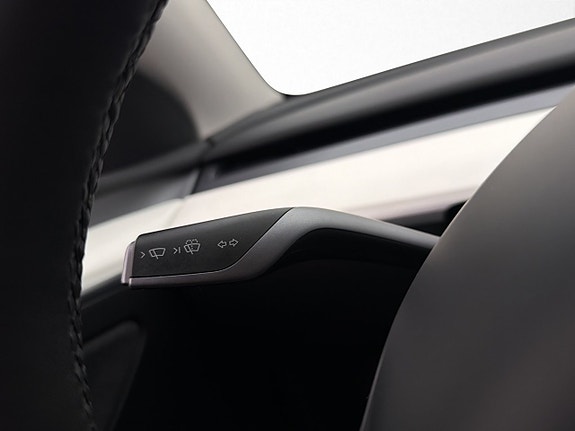 Tesla Model Y 30 of 30
