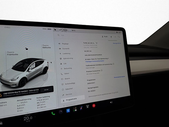 Tesla Model Y 24 of 30