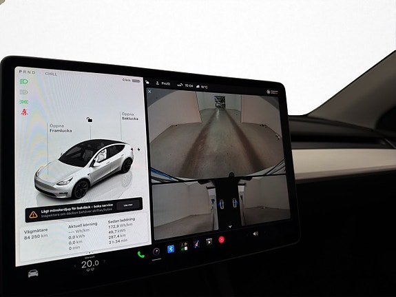 Tesla Model Y 17 of 30