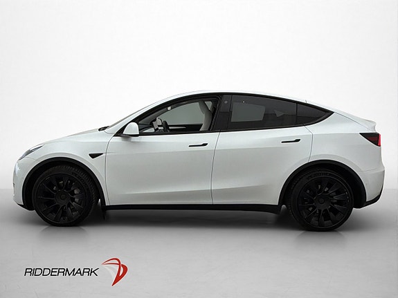 Tesla Model Y 5 of 30