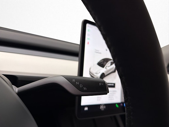 Tesla Model Y 29 of 30