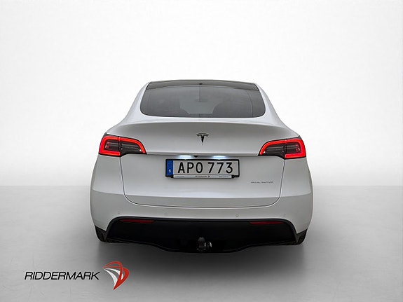 Tesla Model Y 8 of 30