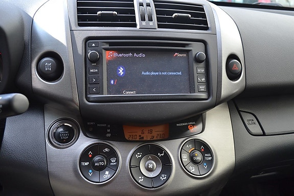 Toyota RAV4 12 of 12