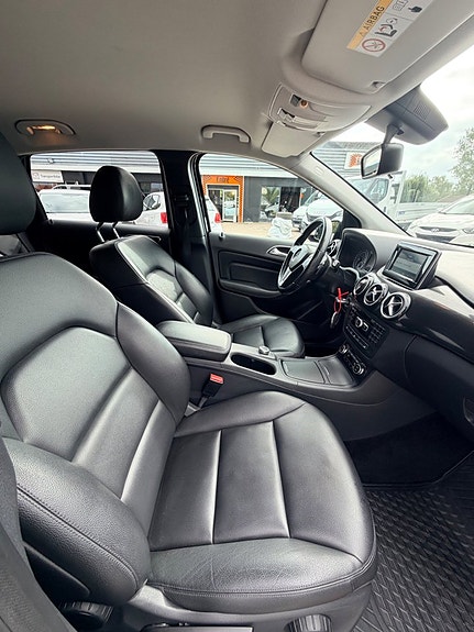 Mercedes-Benz B180 12 of 19