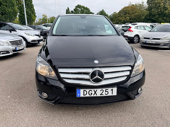 Mercedes-Benz B180 6 of 19