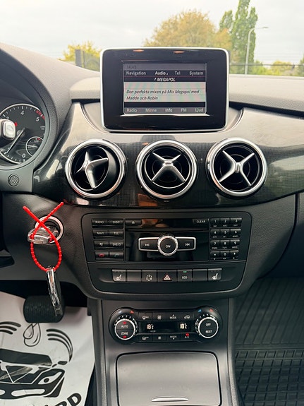 Mercedes-Benz B180 14 of 19
