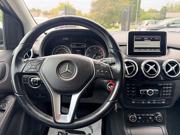 Mercedes-Benz B180 13 of 19