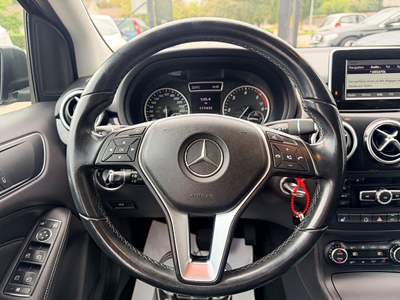 Mercedes-Benz B180 15 of 19
