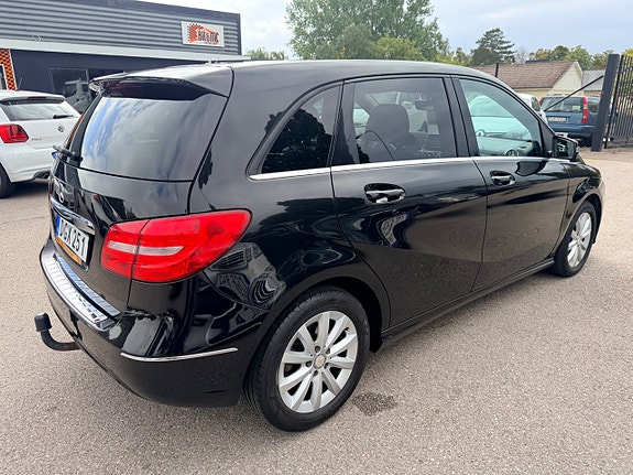 Mercedes-Benz B180 5 of 19
