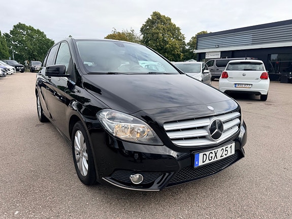 Mercedes-Benz B180 3 of 19