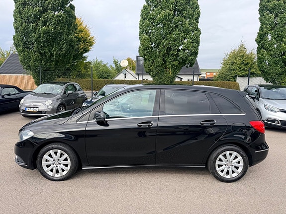 Mercedes-Benz B180 2 of 19