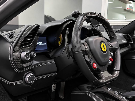Ferrari 488 12 of 17