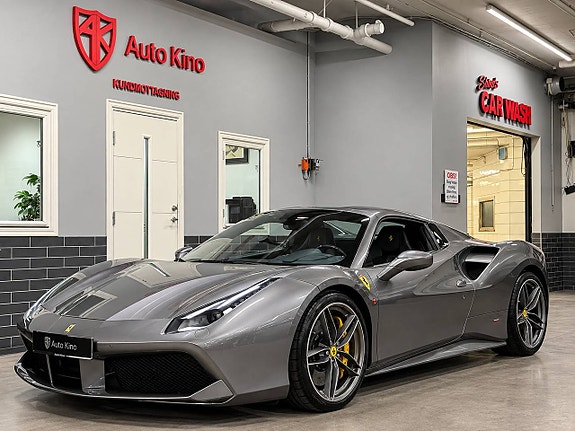 Ferrari 488 4 of 17