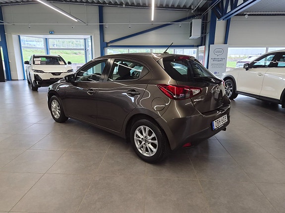 Mazda 2 3 of 12