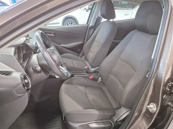 Mazda 2 7 of 12