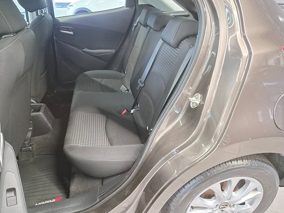Mazda 2 11 of 12