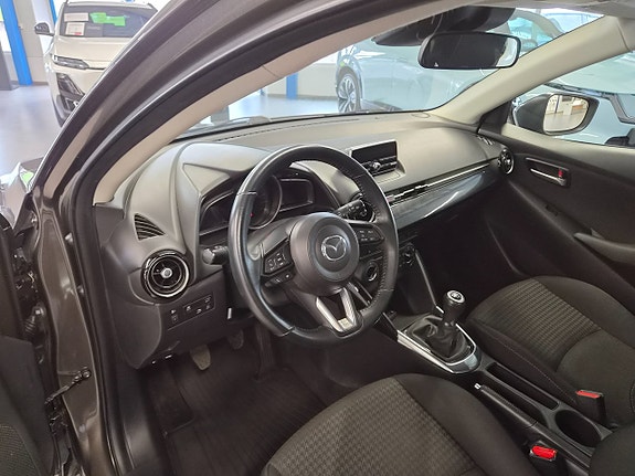 Mazda 2 8 of 12