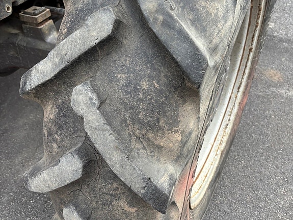 Traktor Massey Fergusson 3070 4WD 3070 4Wd -1990 via auktion 23 of 27