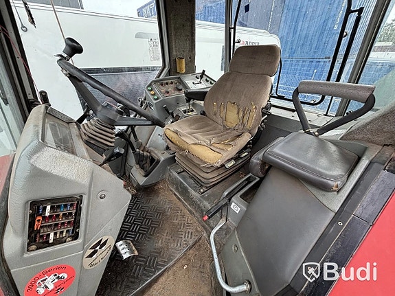 Traktor Massey Fergusson 3070 4WD 3070 4Wd -1990 via auktion 8 of 27
