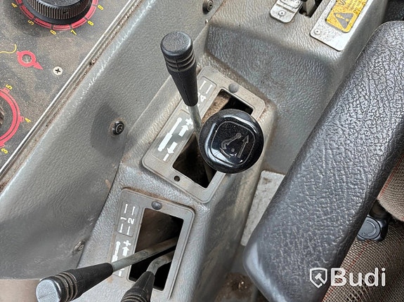 Traktor Massey Fergusson 3070 4WD 3070 4Wd -1990 via auktion 18 of 27