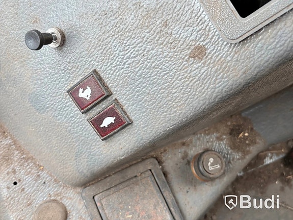Traktor Massey Fergusson 3070 4WD 3070 4Wd -1990 via auktion 20 of 27