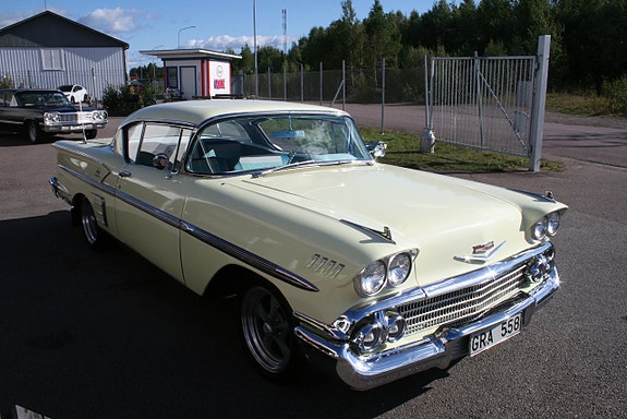 Chevrolet Impala 2 of 24