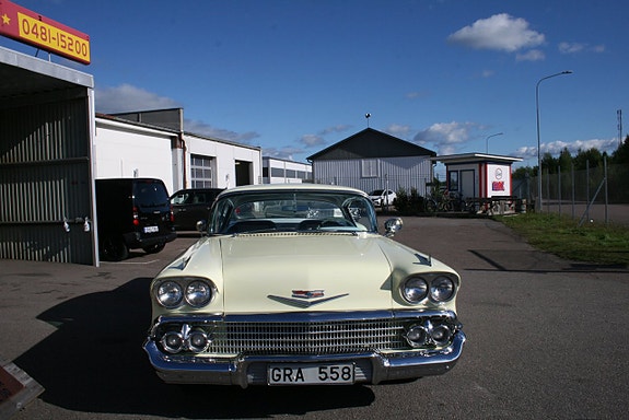 Chevrolet Impala 6 of 24