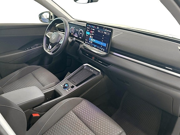 Volkswagen T-Roc 13 of 15