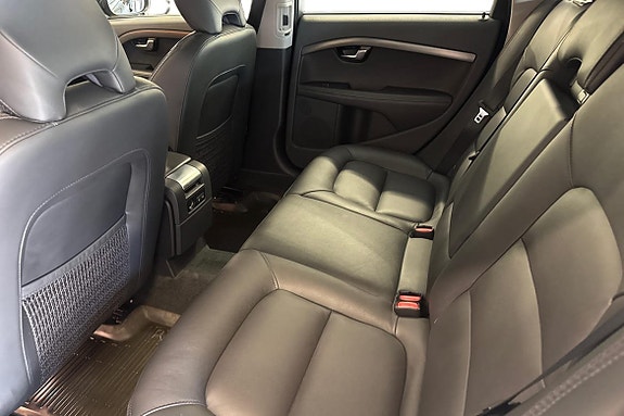 Volvo XC70 13 of 22