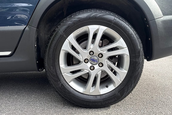 Volvo XC70 17 of 22