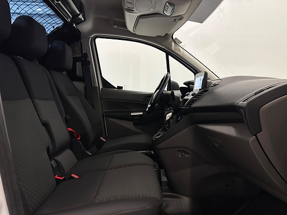 Ford Transit Connect 8 of 23