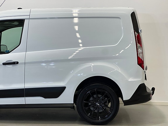 Ford Transit Connect 17 of 23